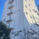 長野県松本市にてホテルの外壁塗装〈ひび割れ・汚れメンテナンス〉