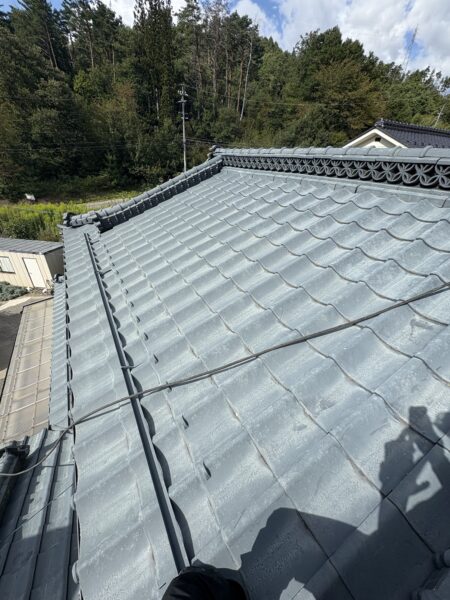 長野県塩尻市にて屋根塗装〈セメント瓦の塗装工事〉 施工前