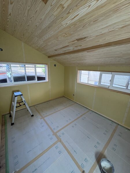 大町市にて室内塗装〈新築工事に伴う内部塗装〉 施工前