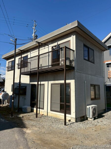 松本市にて戸建ての屋根・外壁塗装〈賃貸物件のためのメンテナンス〉 施工前